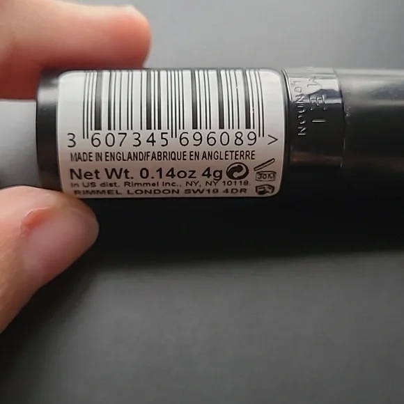 Rimmel Lasting Finish Lipstick #01 - Picture 3 of 4